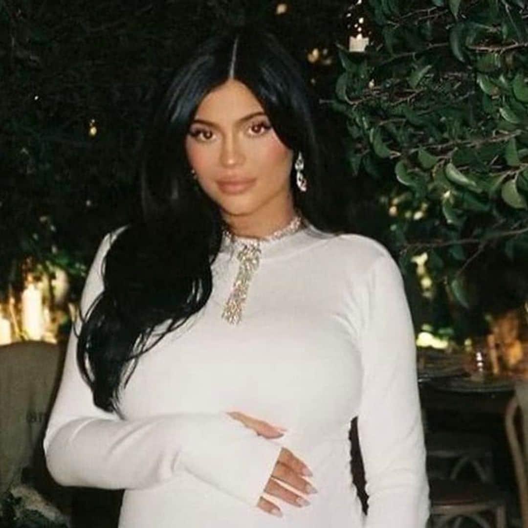 Kylie Jenner shares old photos from her giraffe themed baby shower