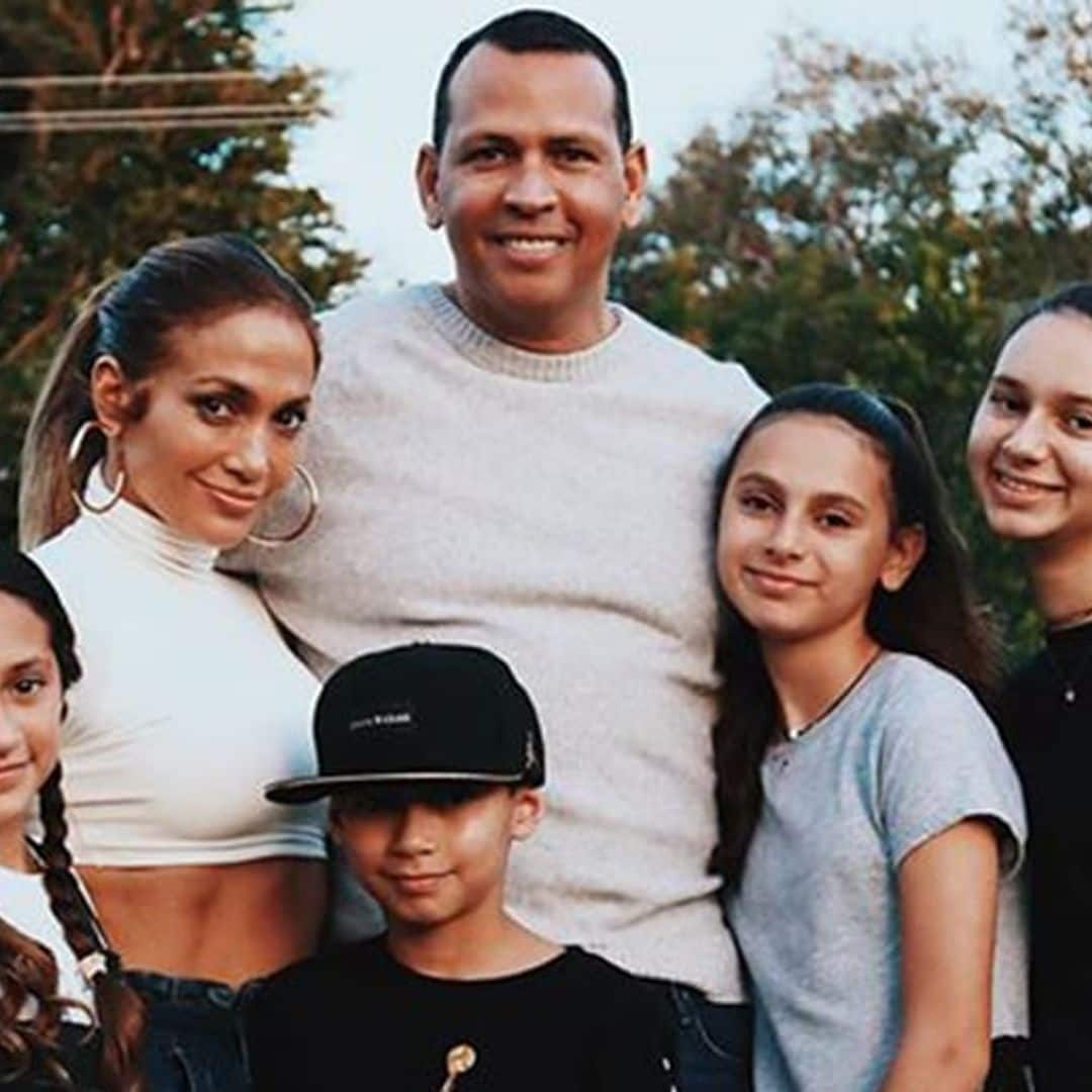 Jennifer Lopez and Alex Rodriguez wish fans a happy Fourth of July with new beautiful family picture