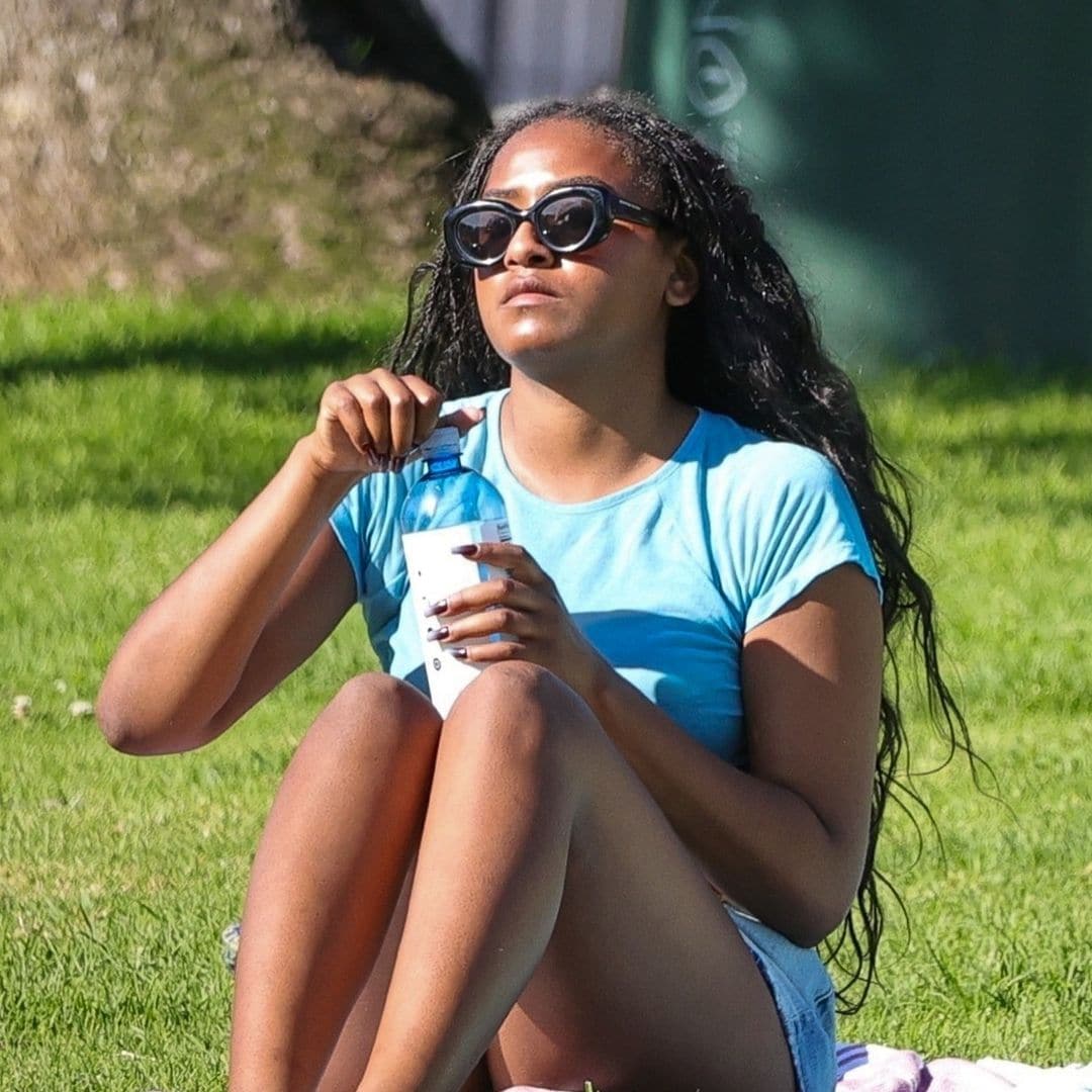 Sasha Obama inherits Michelle Obama's knitting passion: former First Daughter captured working on a crochet project