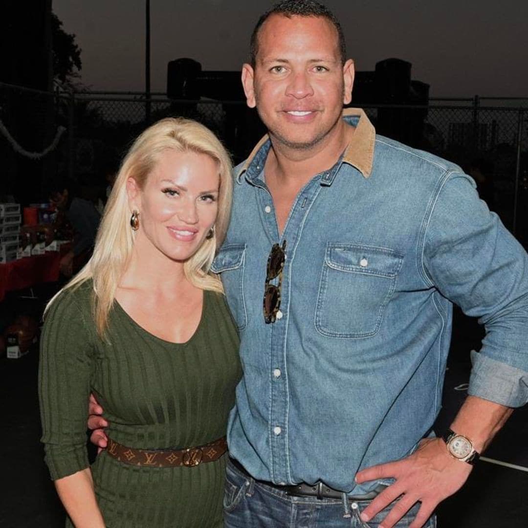 Alex Rodriguez and Jaclyn Cordeiro have a Super Bowl date night