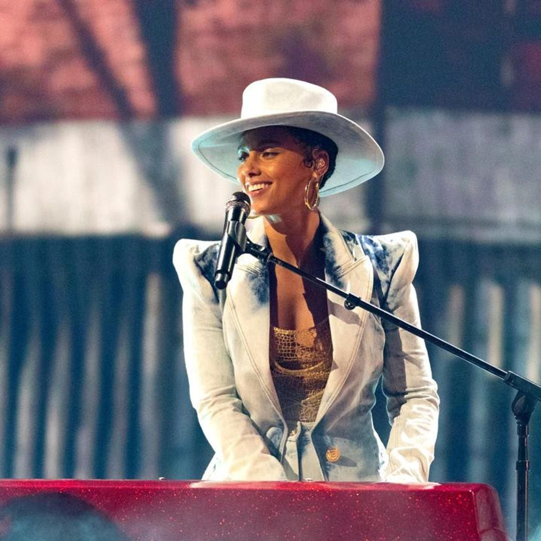 Alicia Keys praises 11-year-old son after playing the piano in front of 17,000 people