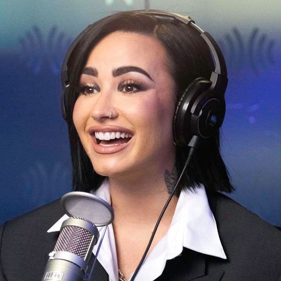 Demi Lovato reveals her first email address paid homage to Kelly Clarkson