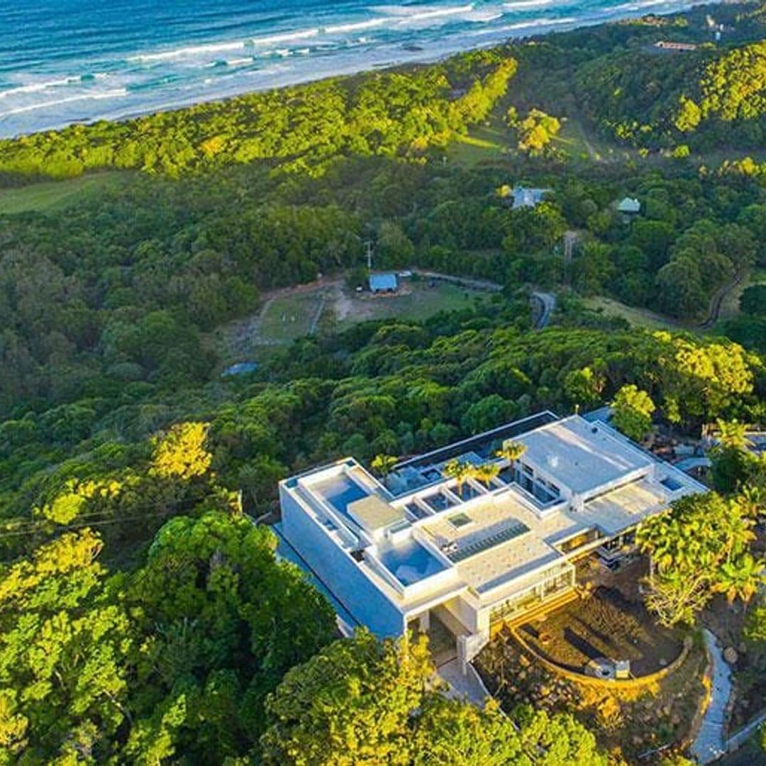 Elsa Pataky and Chris Hemsworth prepare to move into their mansion