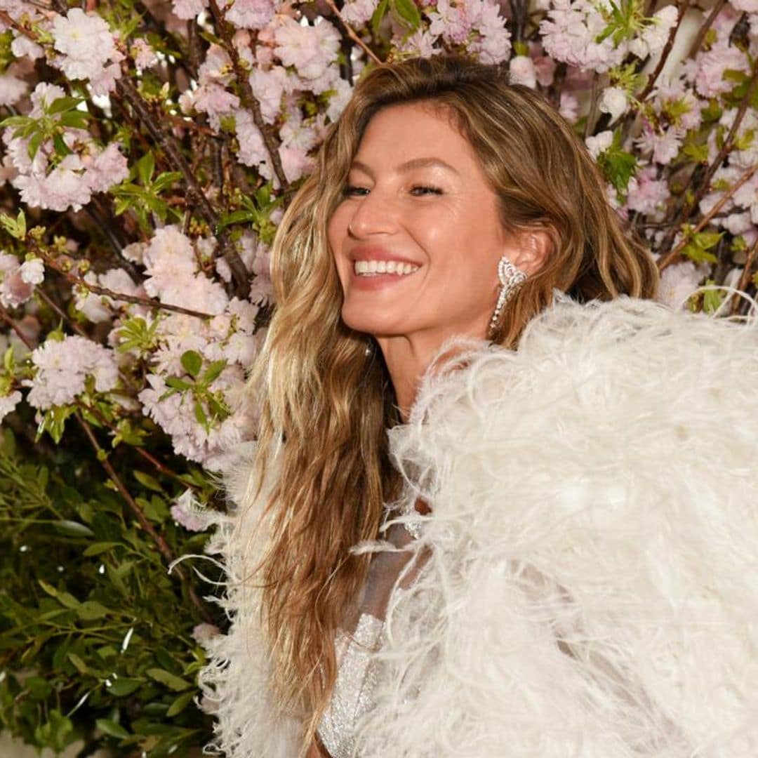 Gisele Bündchen’s go-to fruit for smoothies and smoothie bowls