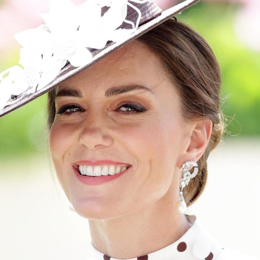 Kate Middleton takes no. 1 spot on best dressed list