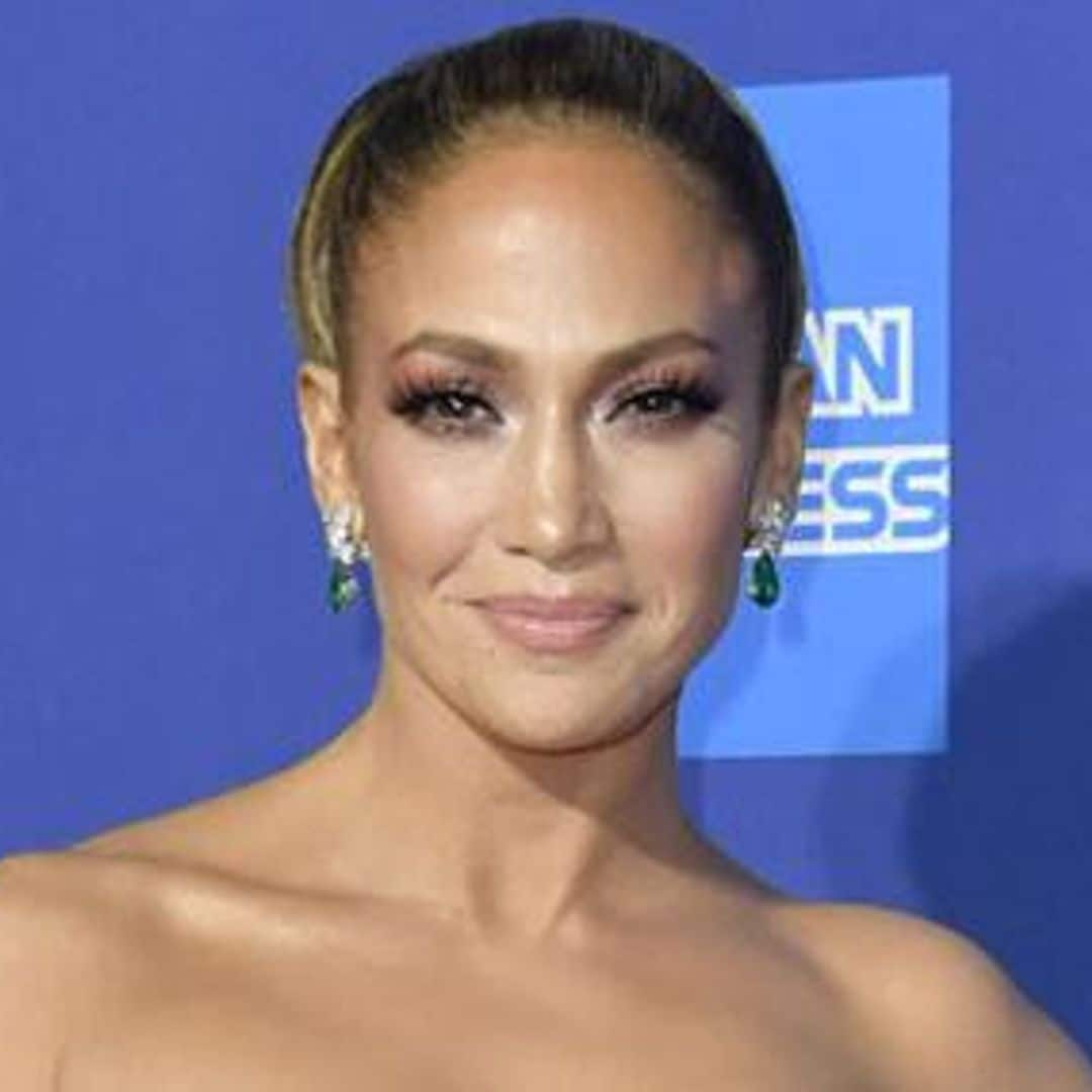 Jennifer Lopez debuts bling Xmas gift from A-Rod as she picks up award at Palm Springs Festival