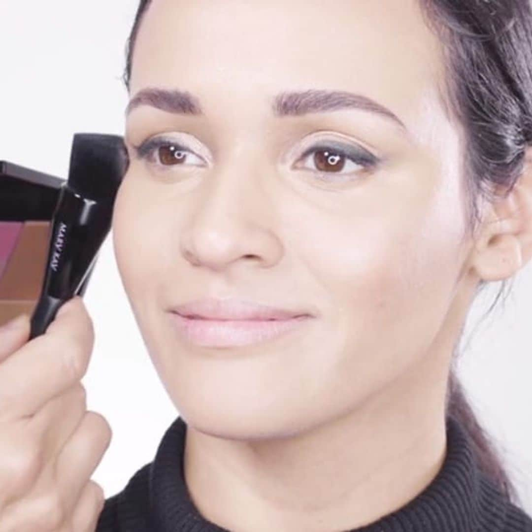 Watch celebrity MUA Luis Casco teach us how to create a gorgeous day-to-night look