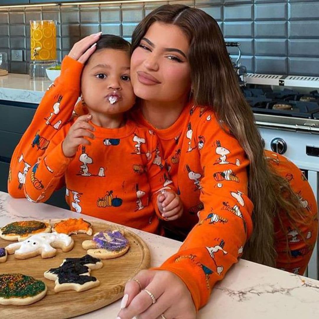 Kylie Jenner decorates Halloween cookies with Stormi