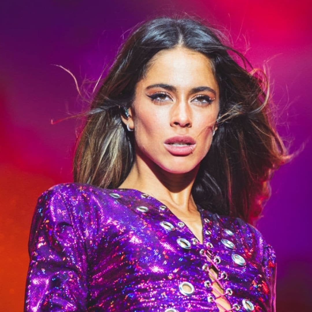 Tini Stoessel joins Chris Martin for a surprise street performance in Dublin