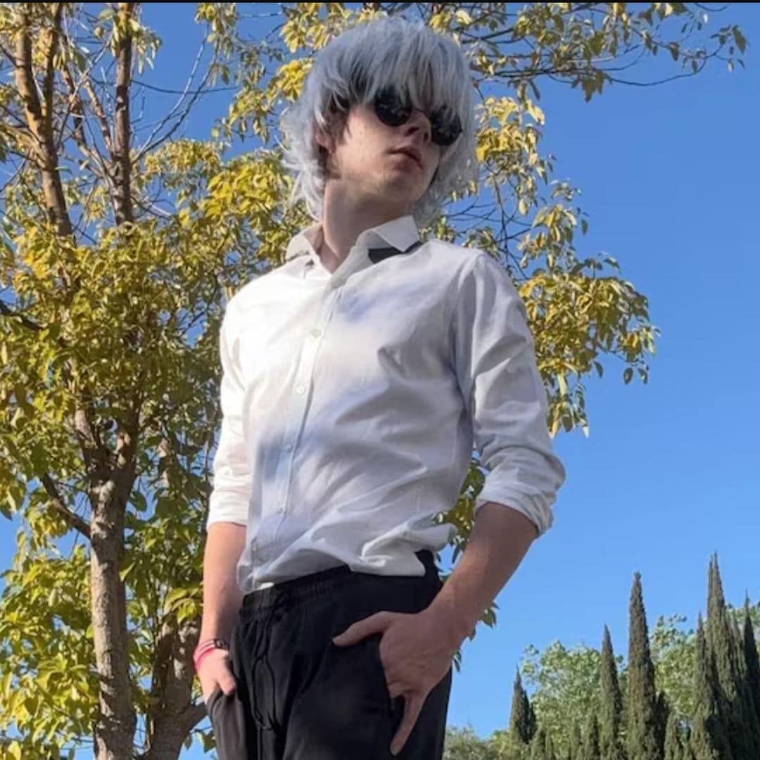 Valentino Martin’s Satoru Gojo cosplay stuns fans on social media