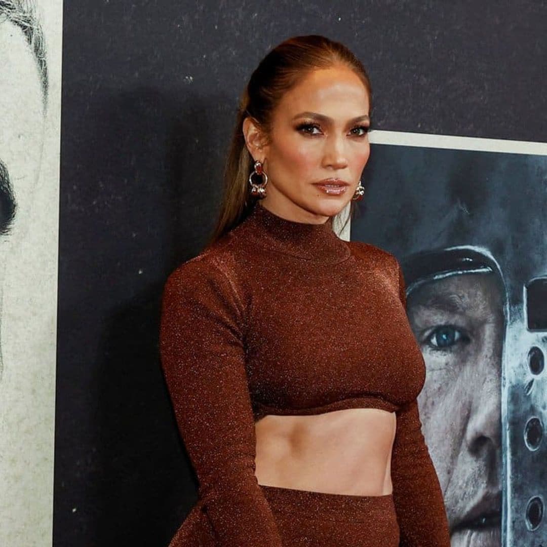 Jennifer Lopez shares a beautiful selfie on Twitter