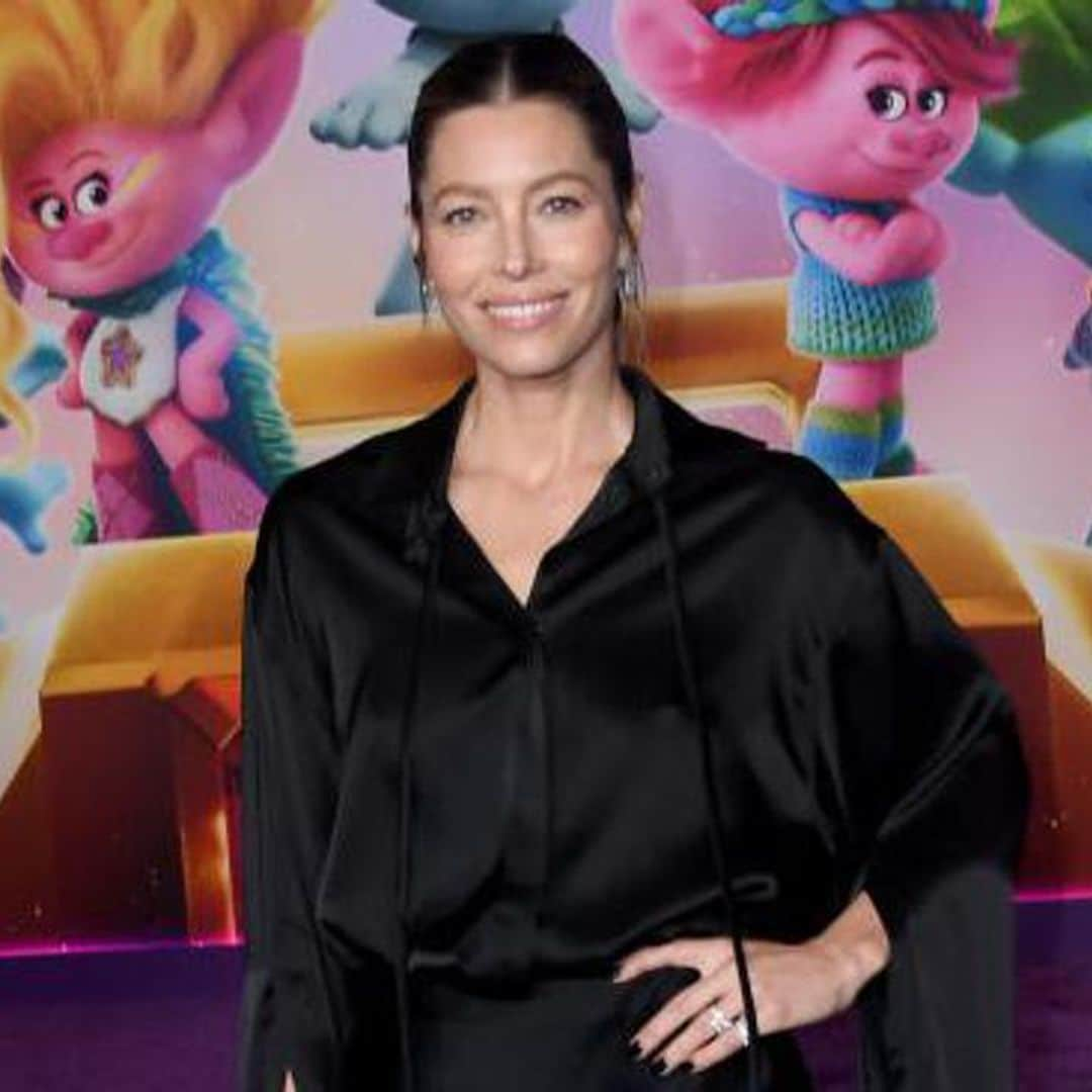 Jessica Biel wants more people to eat in the shower