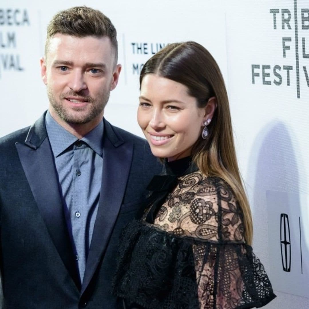 Jessica Biel has some fun at Justin Timberlake's expense in her own voting selfie