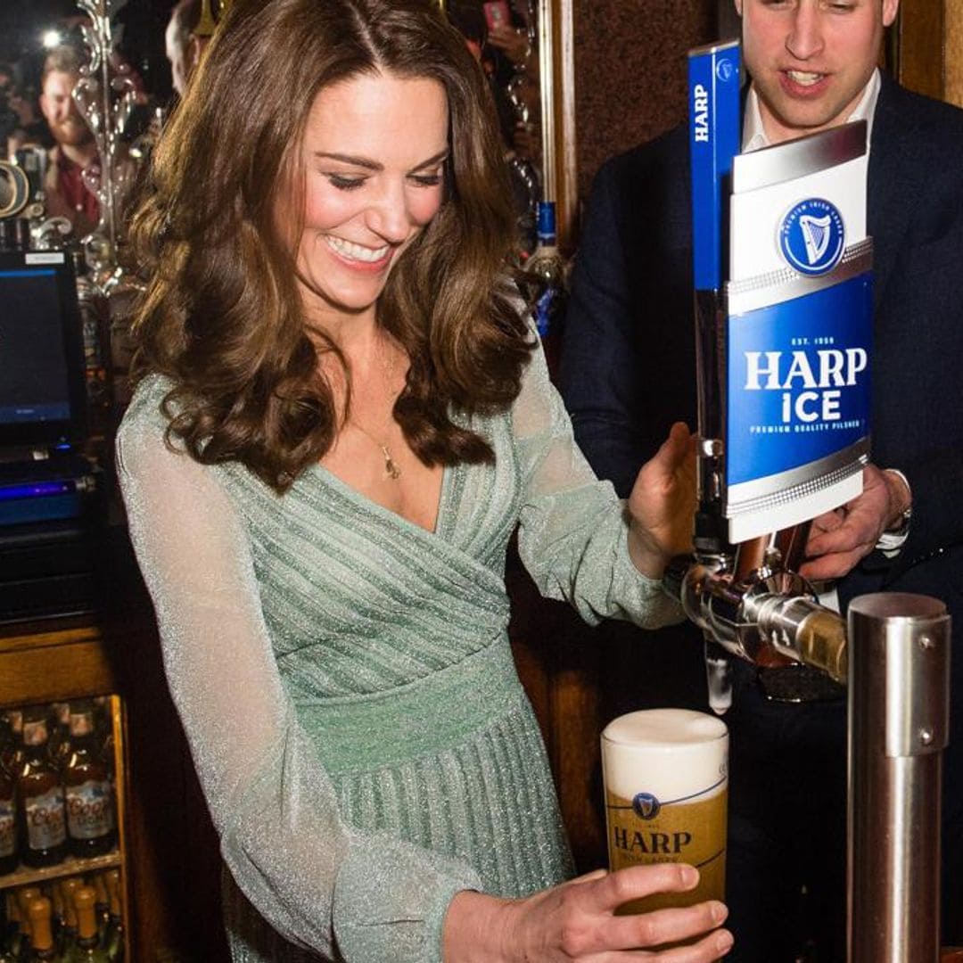 Kate Middleton hits local pub with school moms