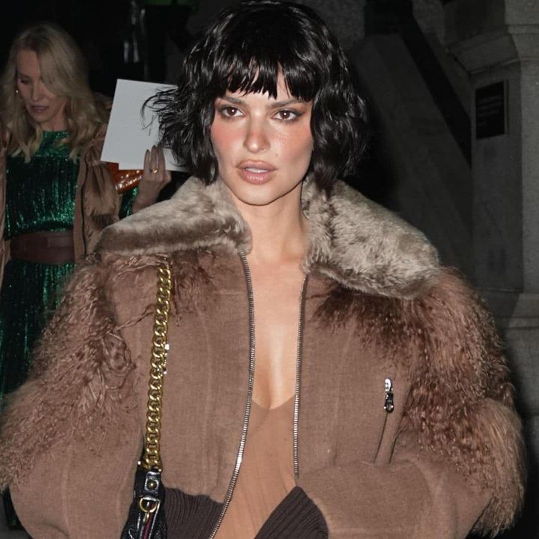 Emily Ratajkowski shares bold new look at Marc Jacobs show