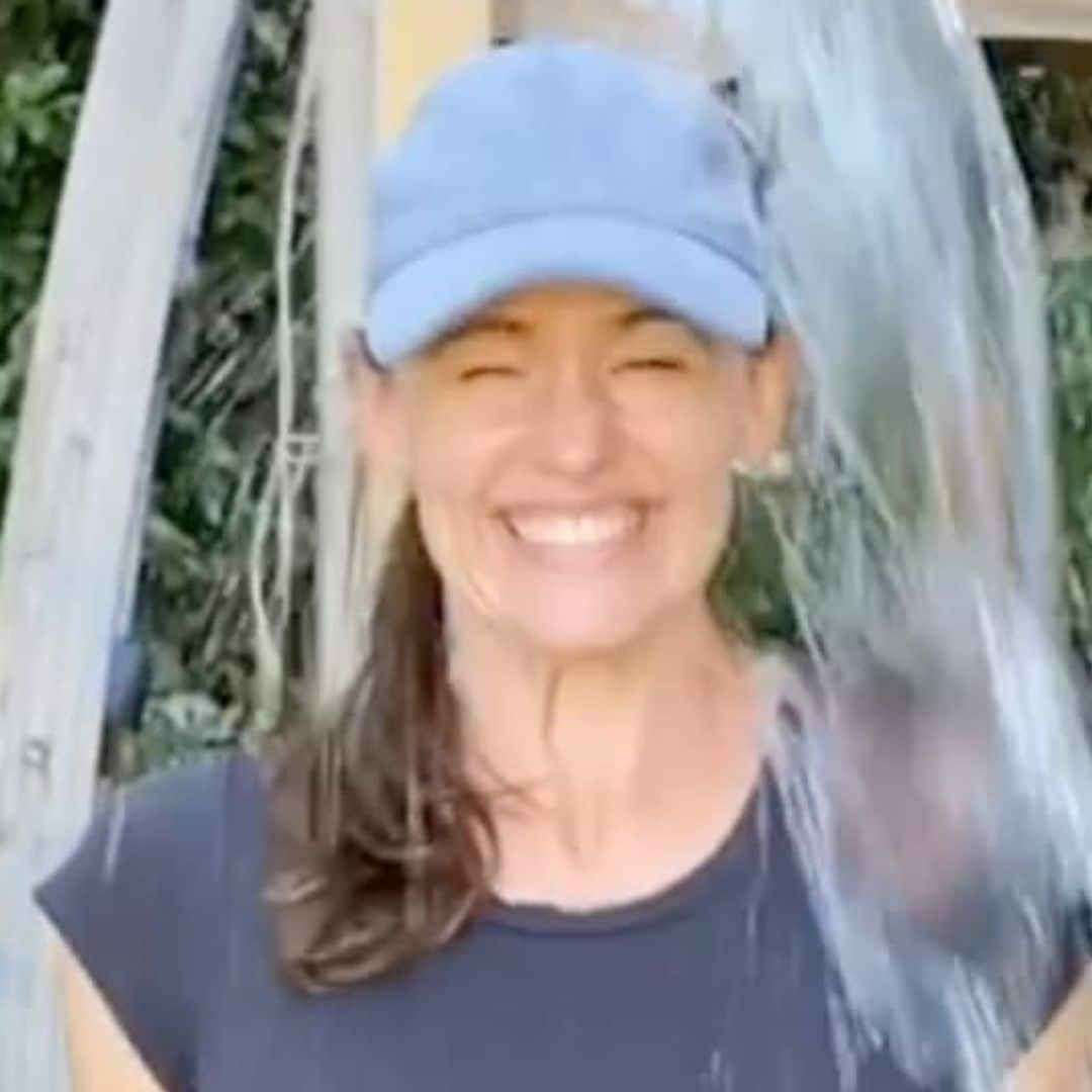 Jennifer Garner turns backyard into carnival in impressive and hilarious video!