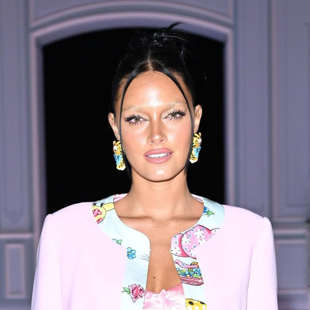 Oriana Sabatini proves the bleached eyebrow beauty trend is still hot for this summer