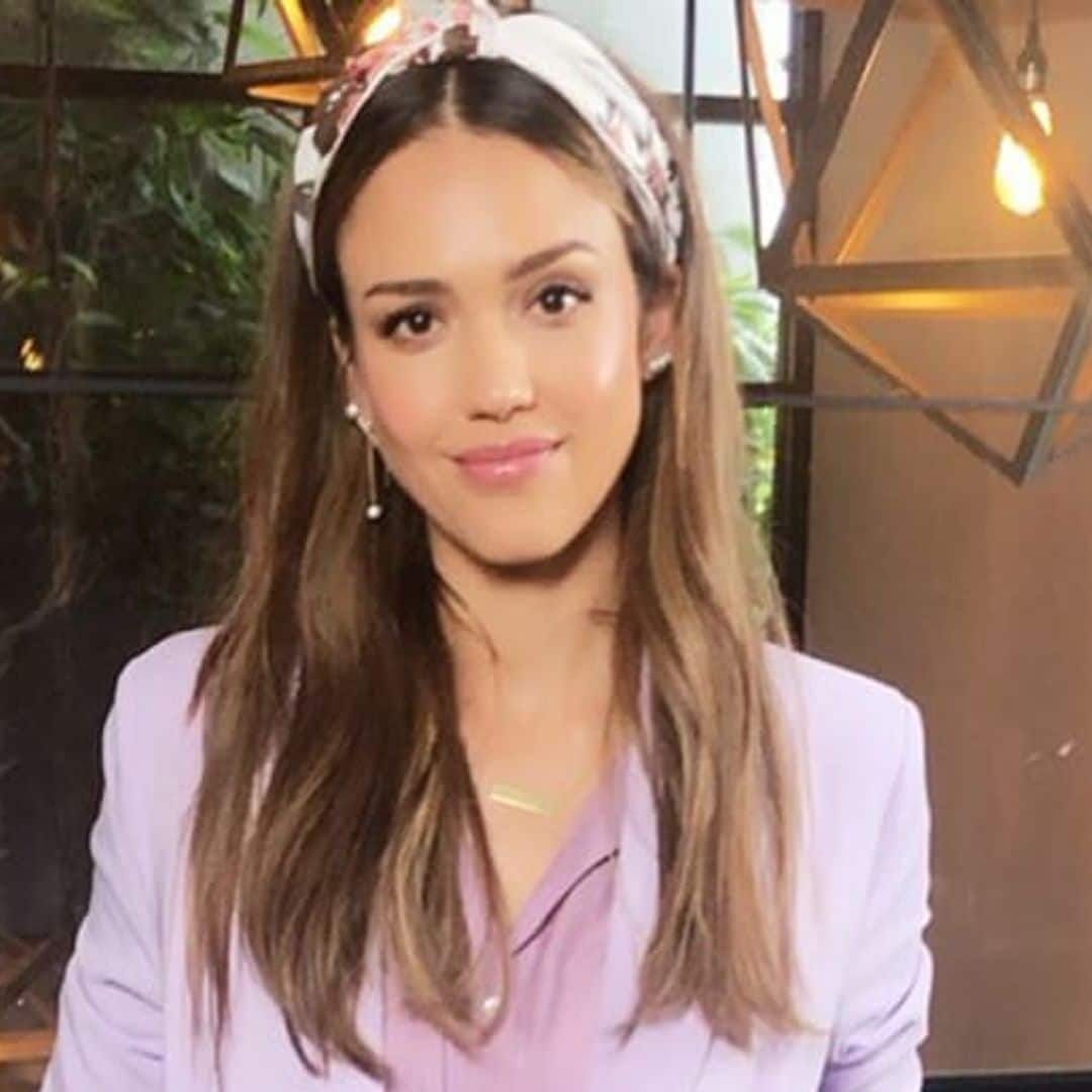 Jessica Alba has the secret to introducing clean liquid lip stains to your familia