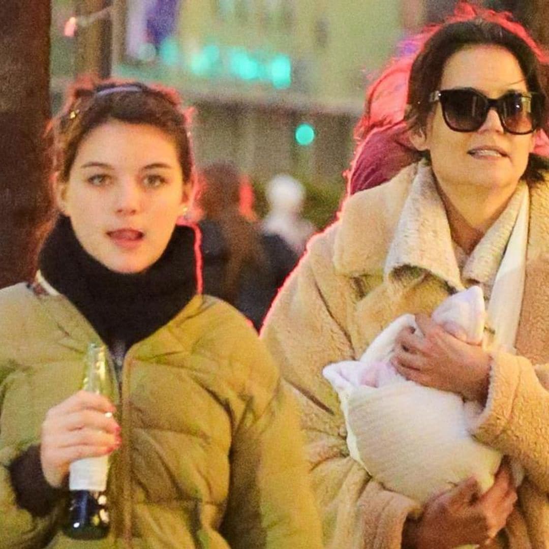 Katie Holmes & Suri Cruise spotted getting tacos in New York