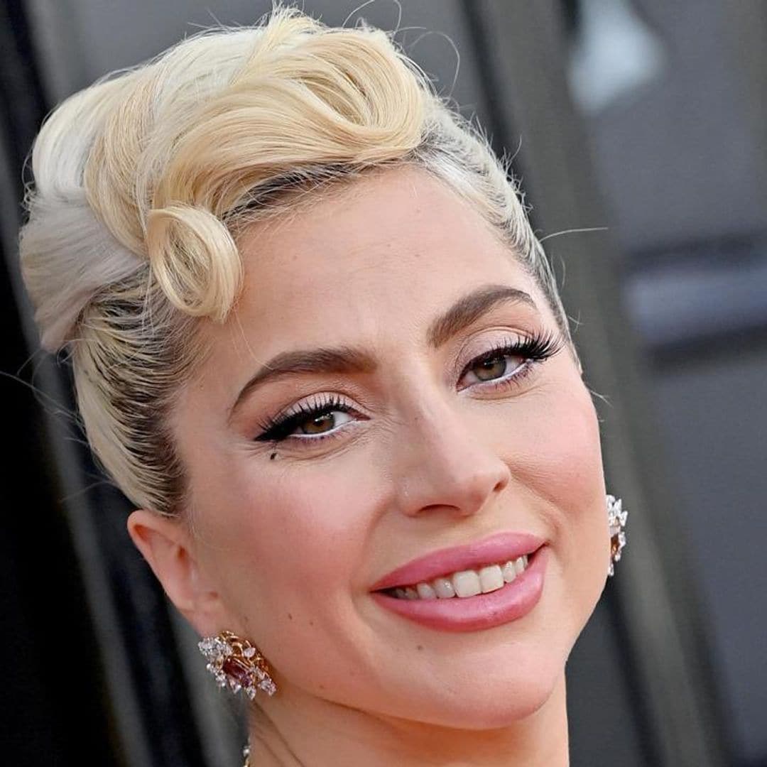 Lady Gaga shares makeup-free selfies in bed