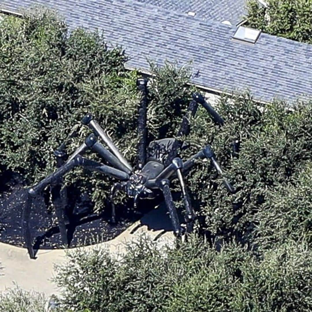 Kim Kardashian decorated her Hidden Hills home with a giant creepy spider