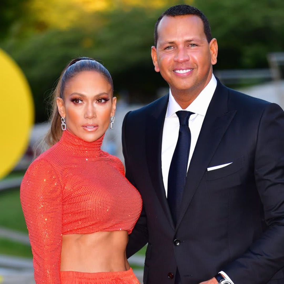 Alex Rodriguez posts throwback selfie to announce how much he misses Jennifer Lopez