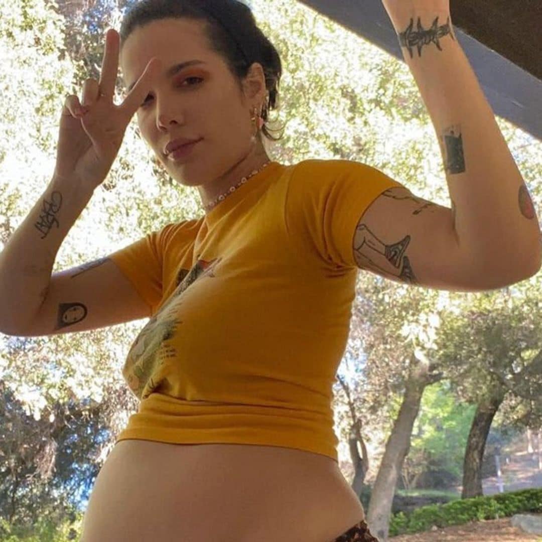 Halsey shows off her growing baby bump: ‘yes it’s ONE baby lol’