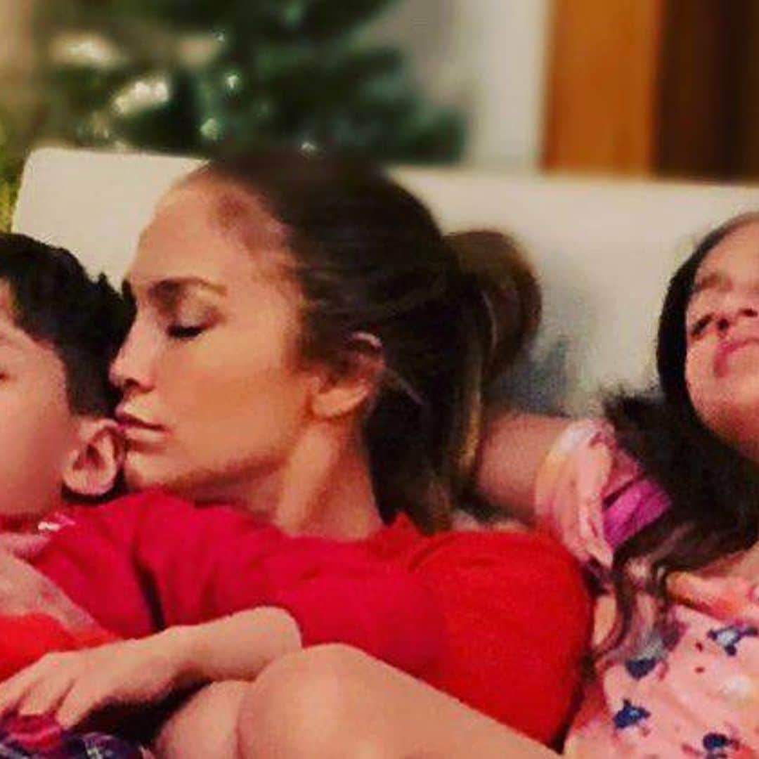 Jennifer Lopez takes a break from Super Bowl rehearsals for important snuggle time