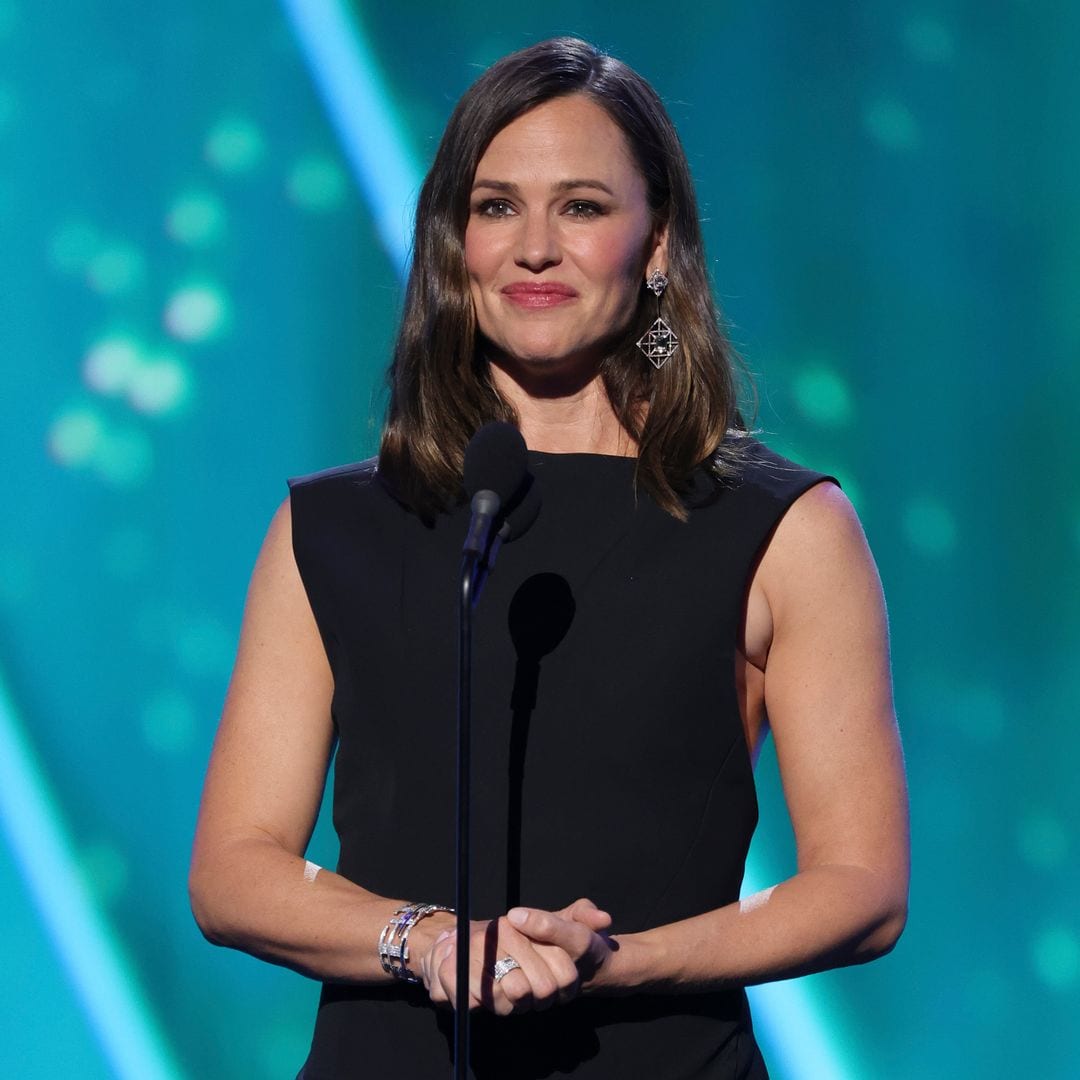 Jennifer Garner gives a tour of the LA farm home she built 'from scratch'