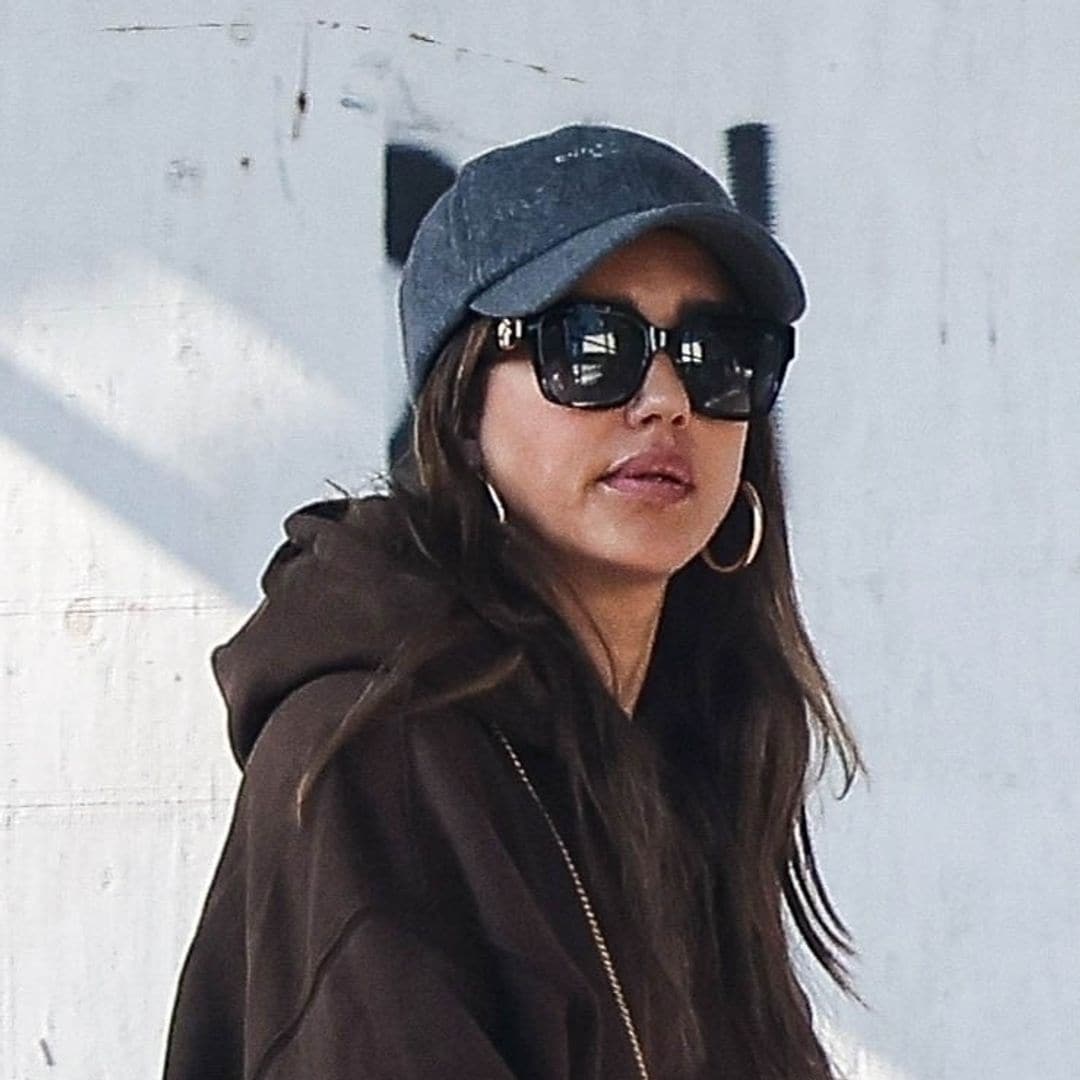 Jessica Alba fuels rumors after another outing without her wedding ring