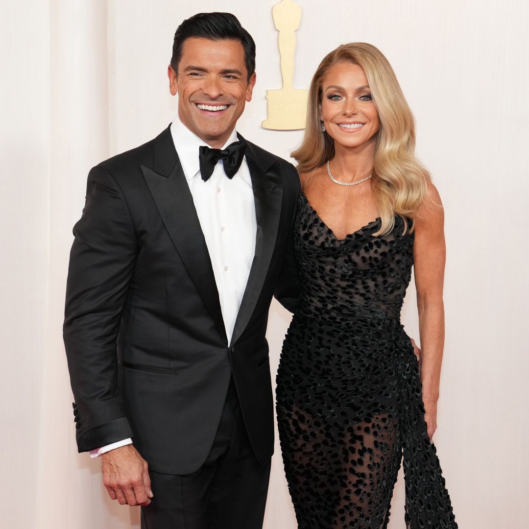 Kelly Ripa's shocking Christmas confession about husband Mark Consuelos: 'You've never seen anything like it'