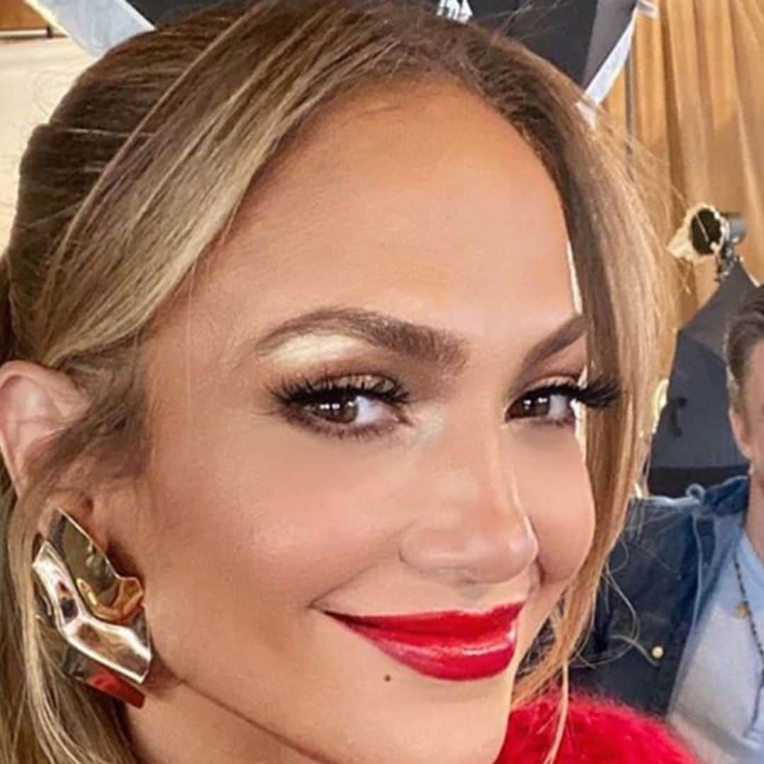 JLo’s awesome red lip, iconic swimsuit, and more