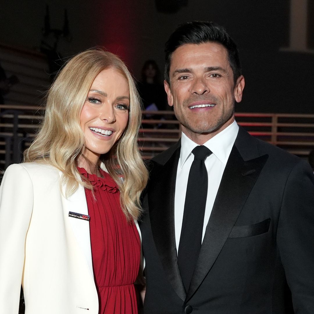 Kelly Ripa "irritates" Mark Consuelos after kicking him in the crotch