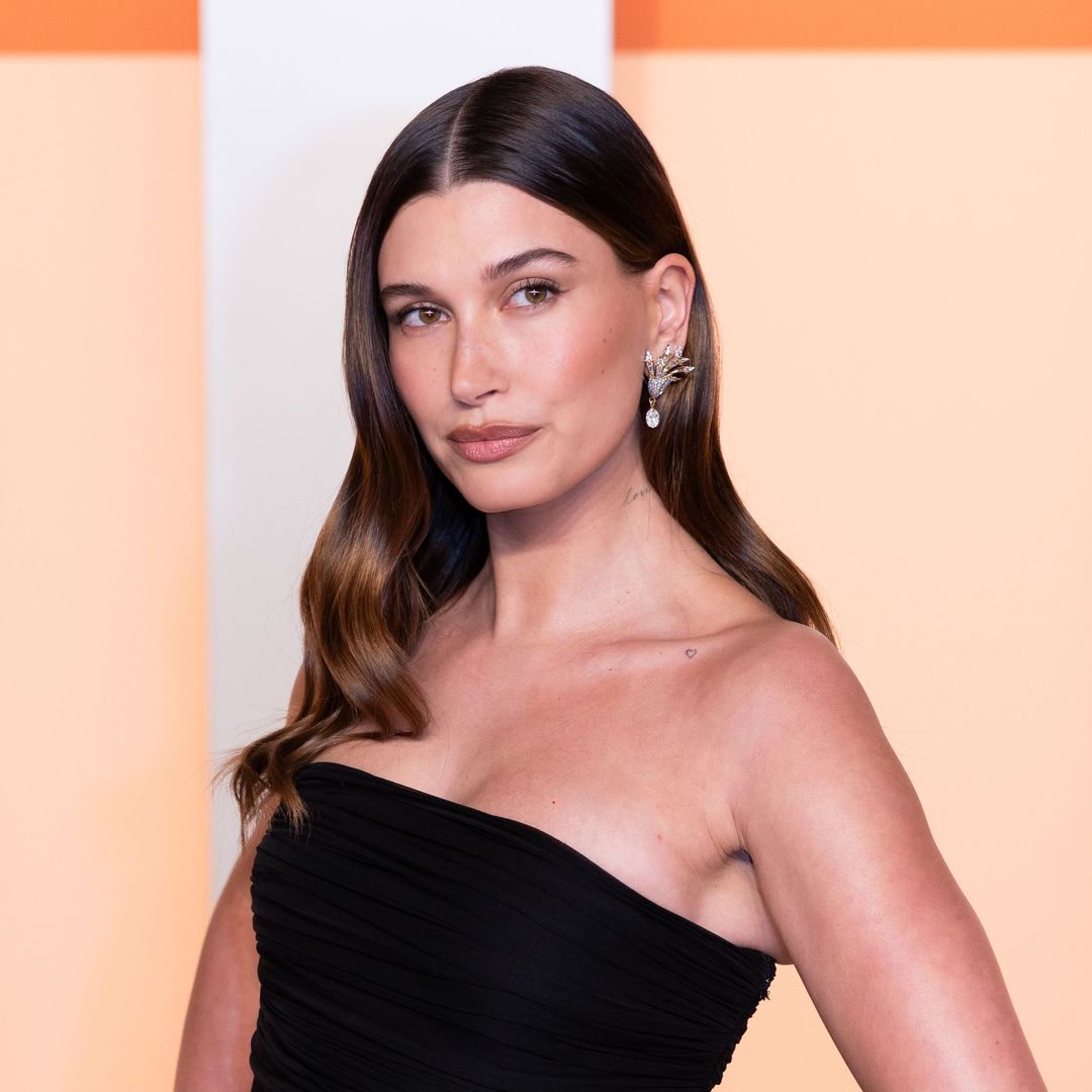 Hailey Bieber looks just like Cindy Crawford in latest stylish moment at Paris Fashion Week