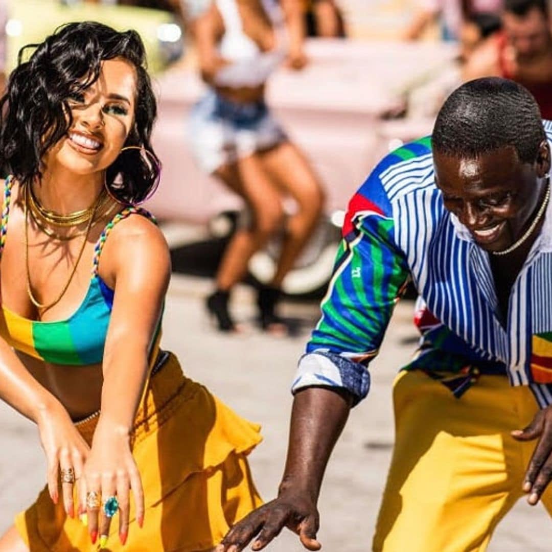 HOLA! USA has the first look at Akon and Becky G's 'Cómo No' video