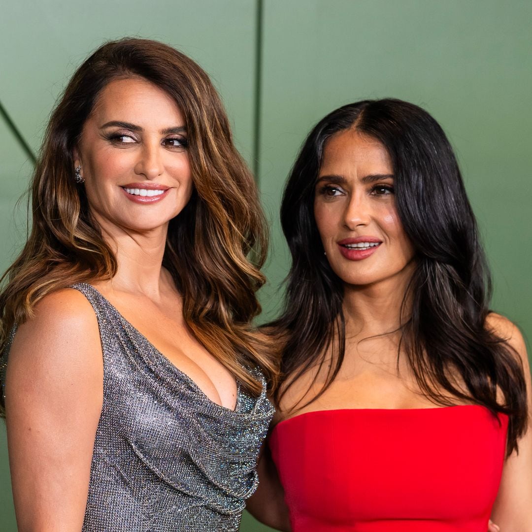 Salma Hayek and Penélope Cruz pose in glamorous corset dresses: More about their friendship