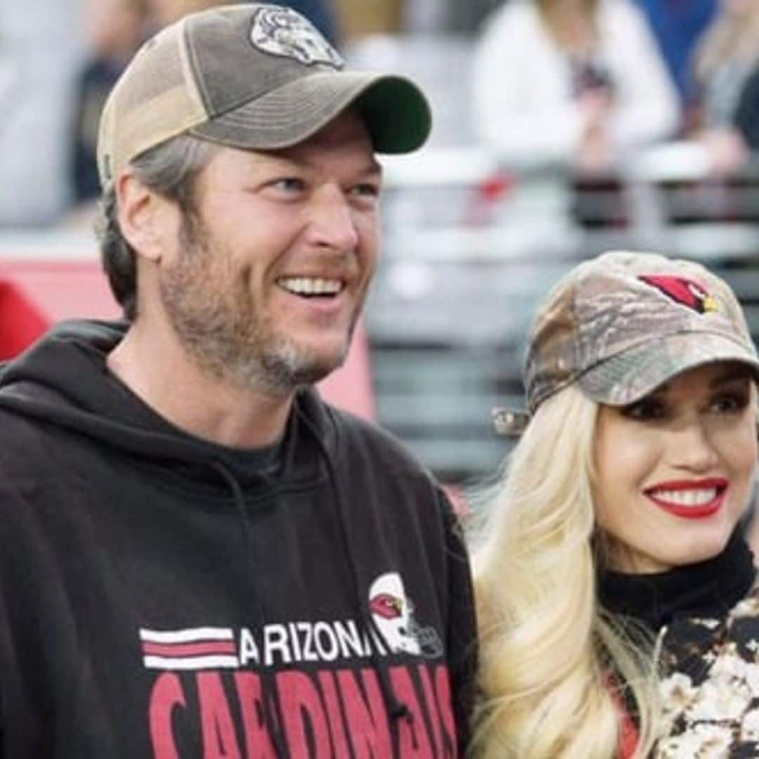 Blake Shelton and Gwen Stefani snap a sweet selfie at Cardinals game