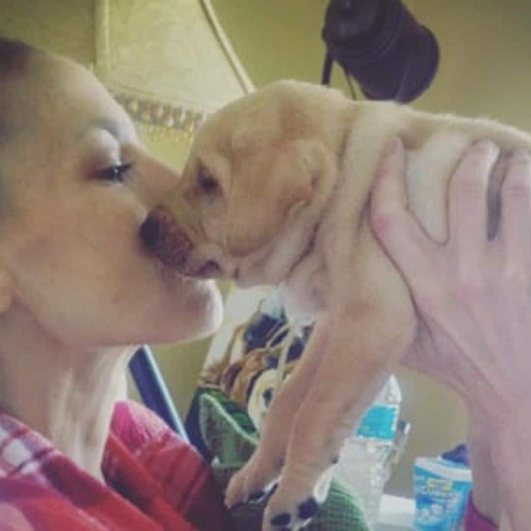 Joey Feek cuddles some puppies: See the adorable photo