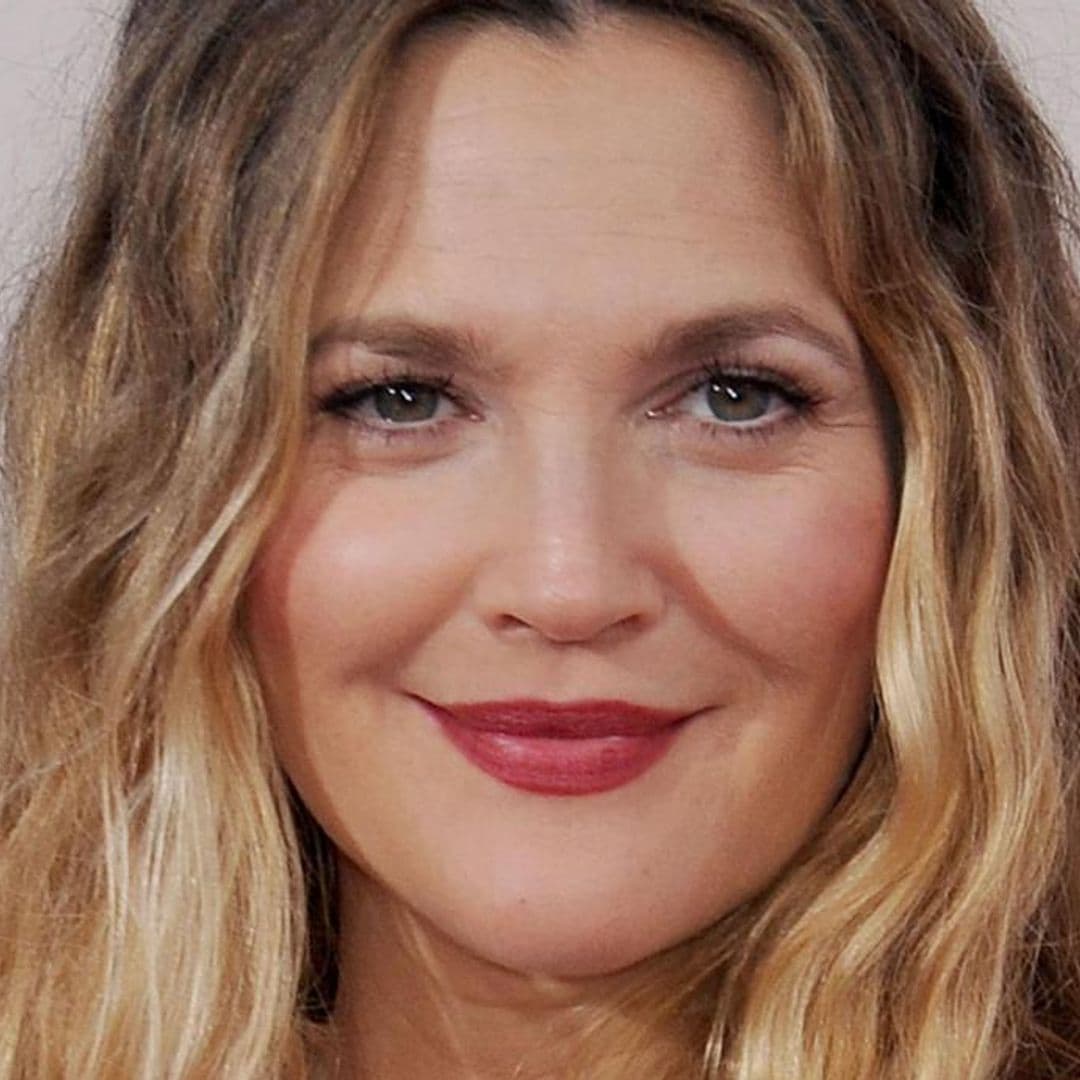 Drew Barrymore want us to use this $7 hand mask while we clean to hydrate our hands