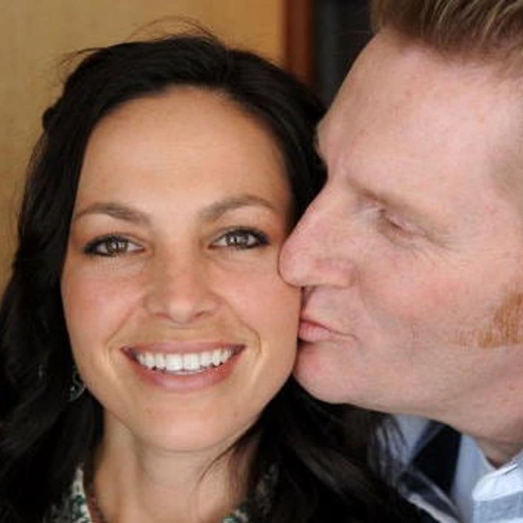 Joey Feek cuddles close to her daughters in moving photo