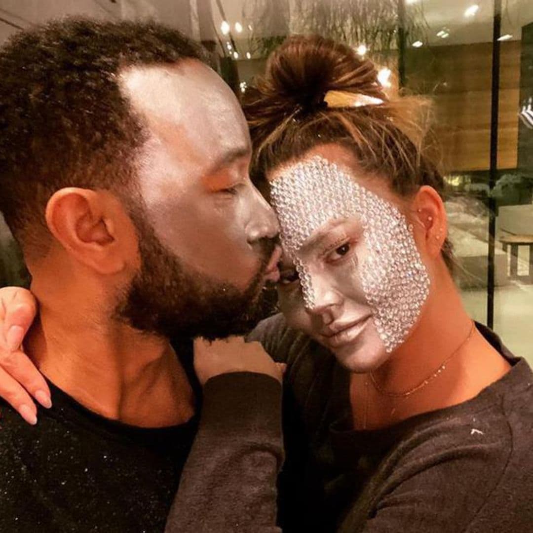 Chrissy Teigen figured out how to use Instagram again after its latest update