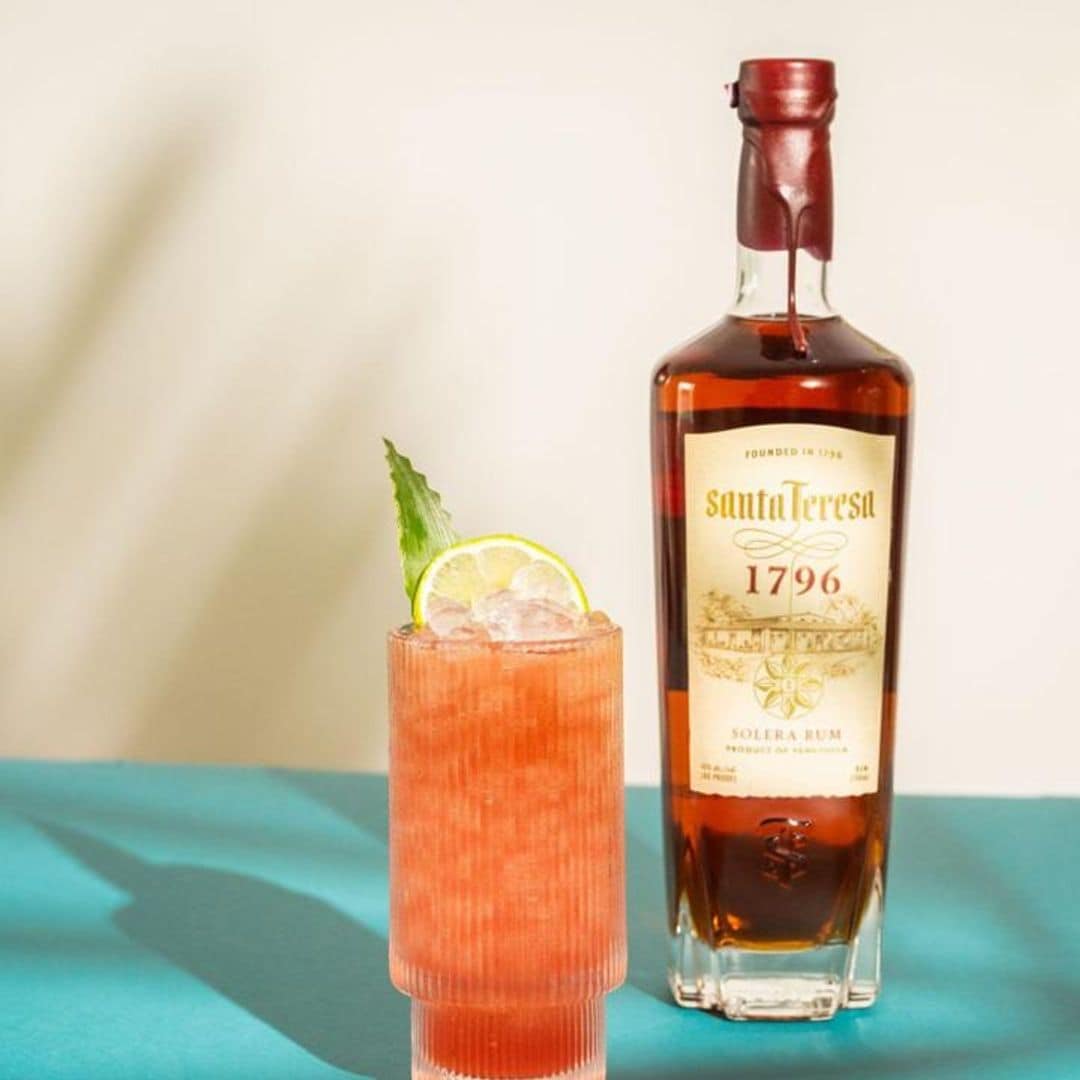 “La Guacamaya” with Santa Teresa 1796 Rum, the perfect cocktail to watch the Latin Grammy Awards