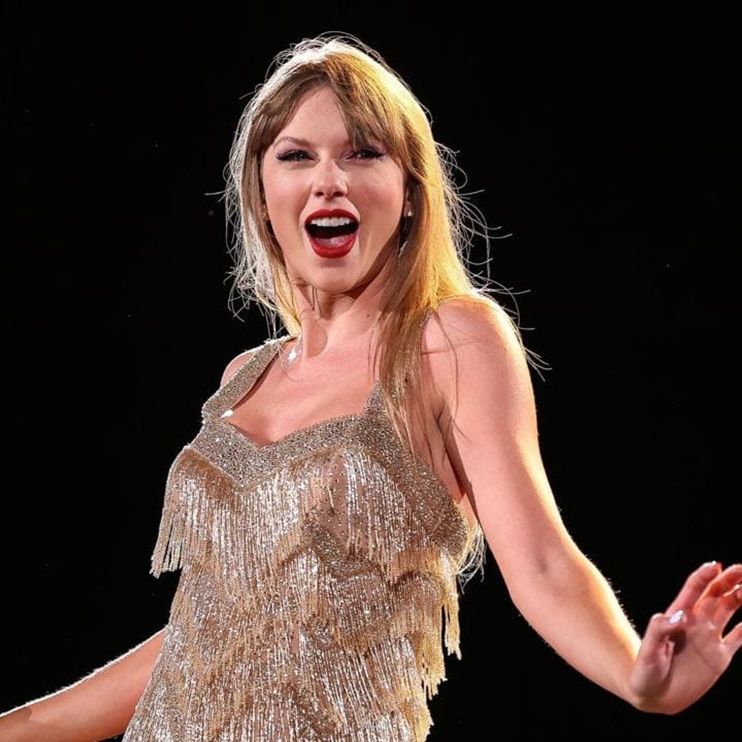 Taylor Swift fulfills her longtime dream of singing in Mexico for the first time