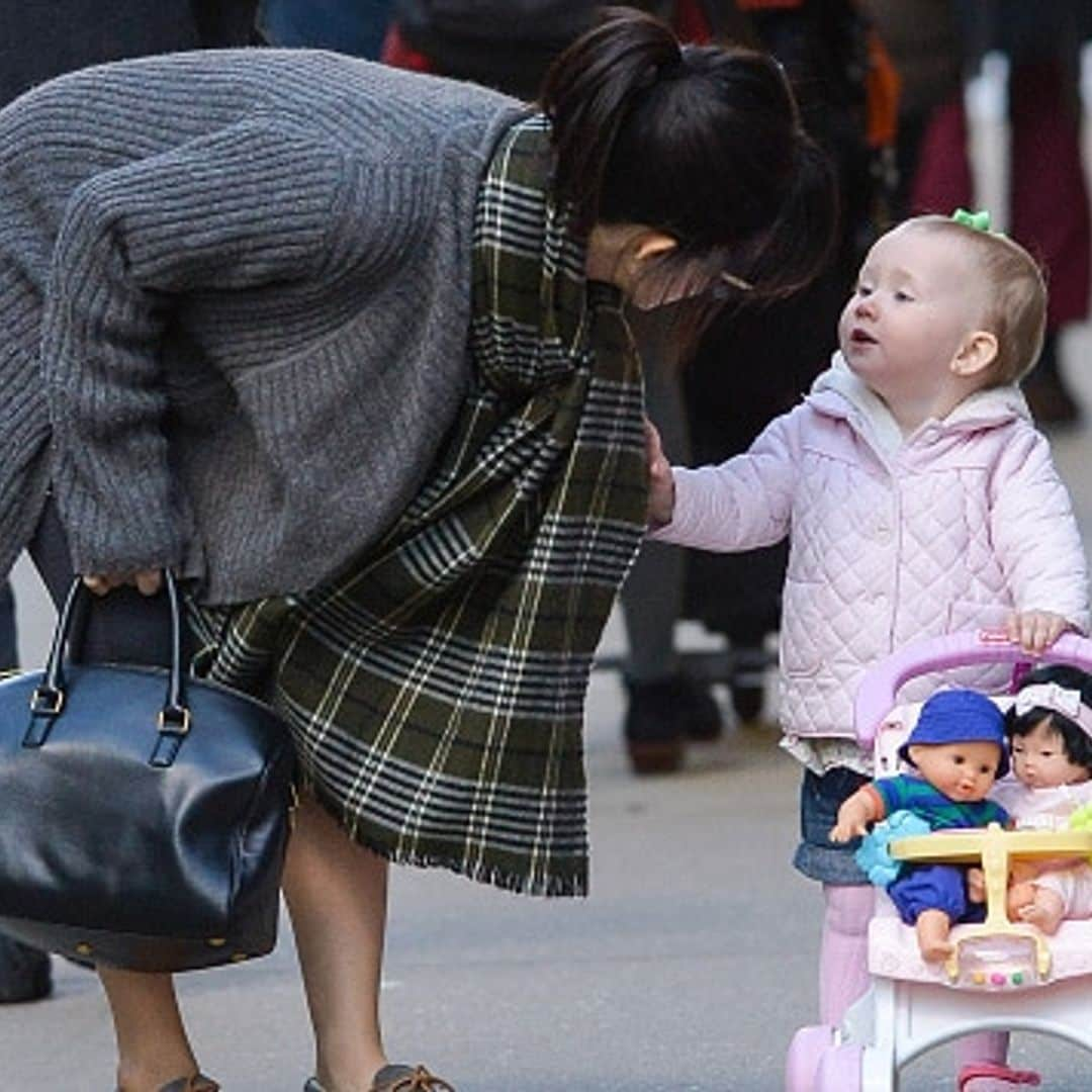 Hilaria Baldwin lets little Carmen stroll the streets with own stroller