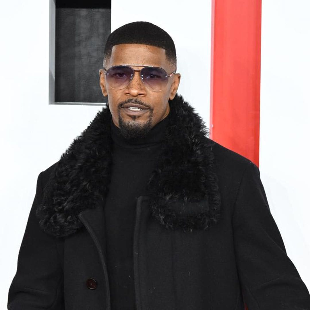 Jaime Foxx seen looking healthy and helping out a woman after his hospitalization