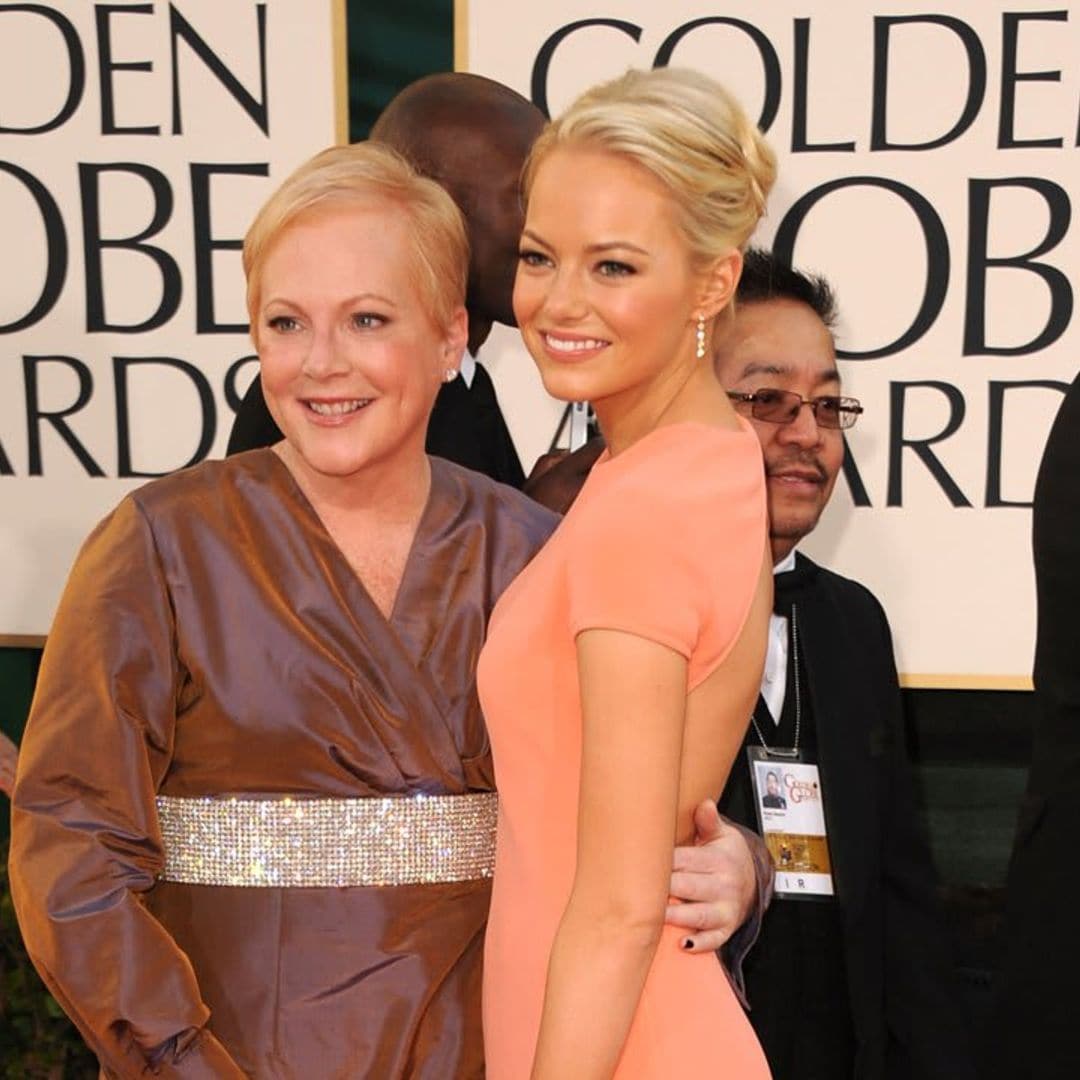 Emma Stone and her mom sat next to a very famous couple at her first Golden Globes