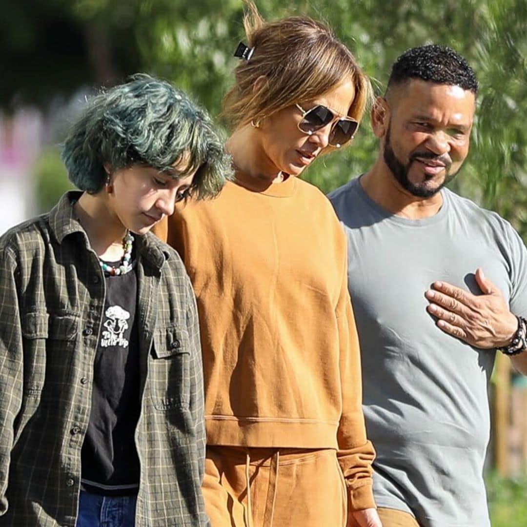 Jennifer Lopez wore a matching sweat suit to go furniture shopping with Emme