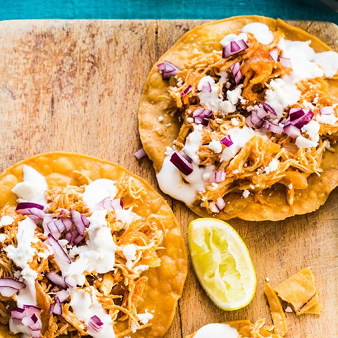 Easy, peasy: this is how you make Chicken Tinga Tostadas