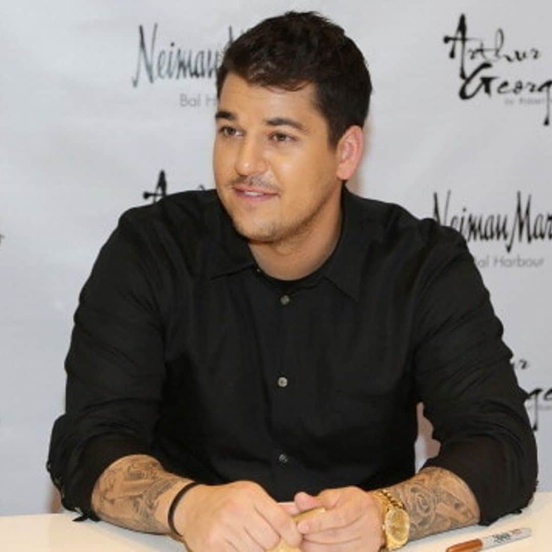 Rob Kardashian shows off weight loss in first selfie in years