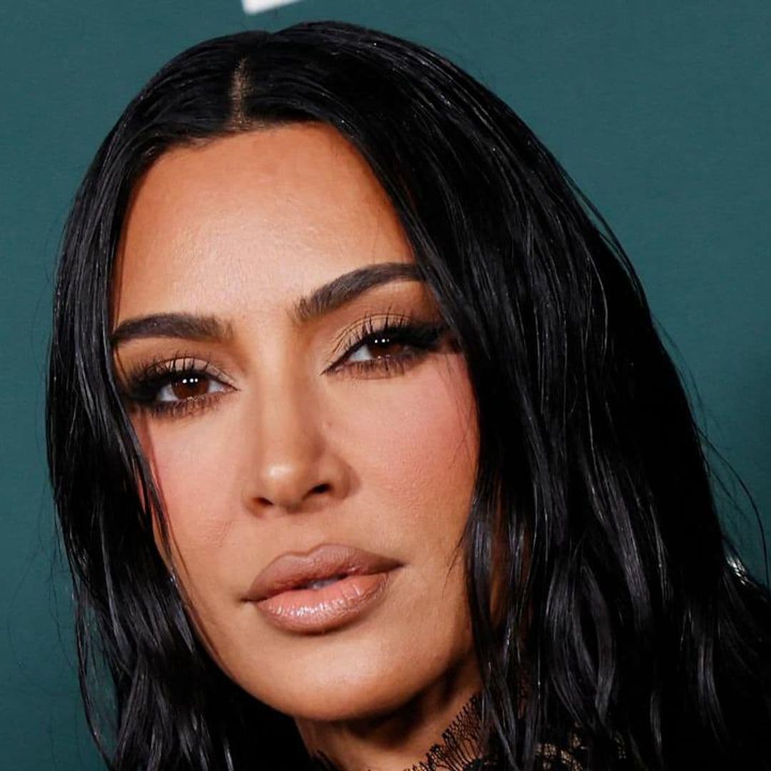 Kim Kardashian says her late dad, Robert, reached out through a medium